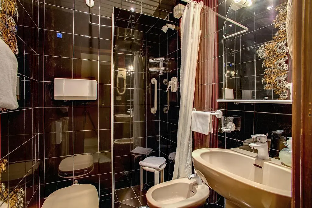 Hotel Lorena Florence 2*,  Italie