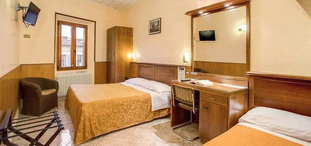 **  Hotel Lorena Florence Italie